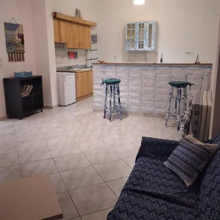 Phaedra Traditional Apartment Athens